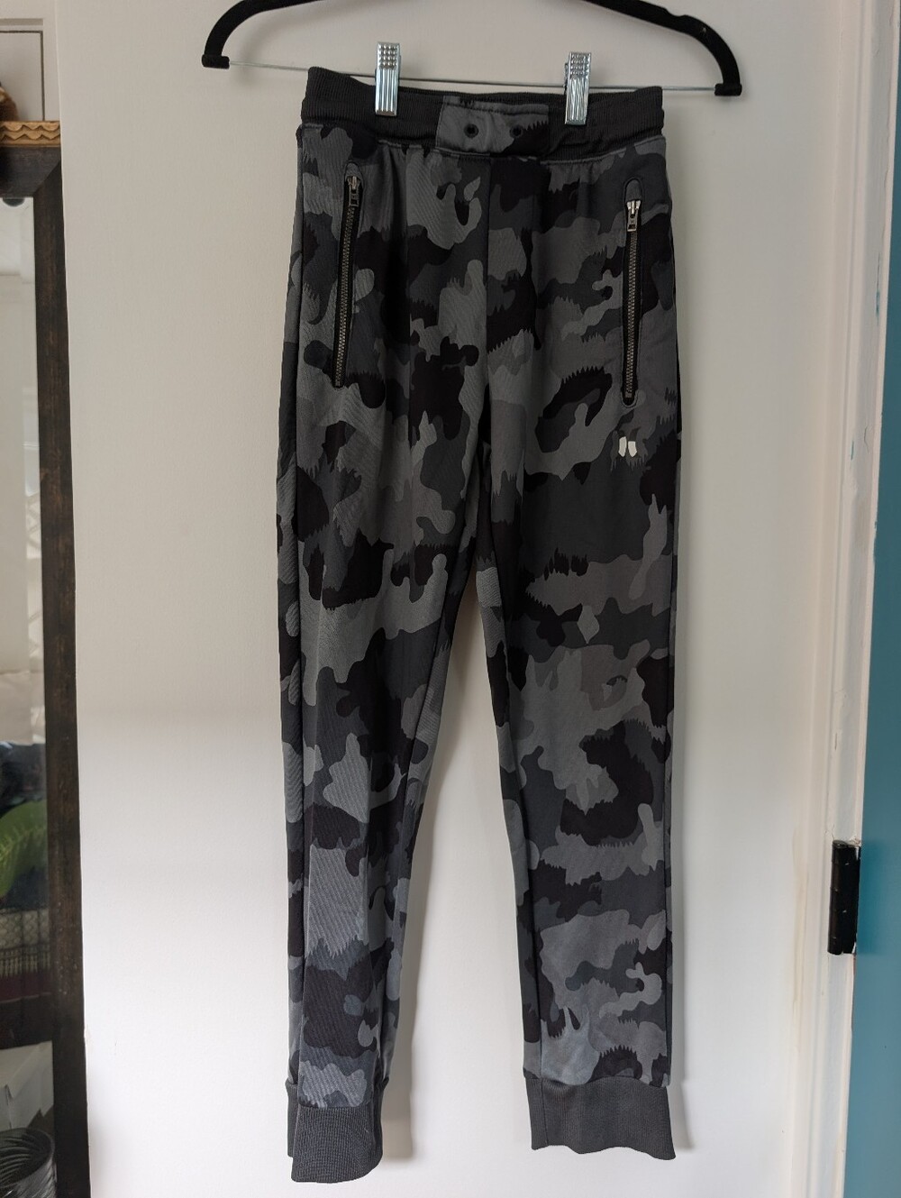 Hurley + Nike Boys Gray Camo Joggers - Black & Gray